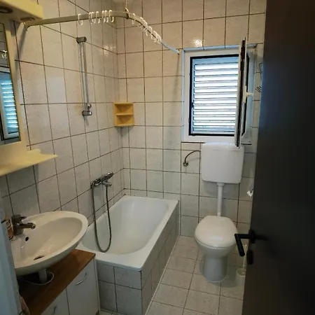 Dijana Apartment *
