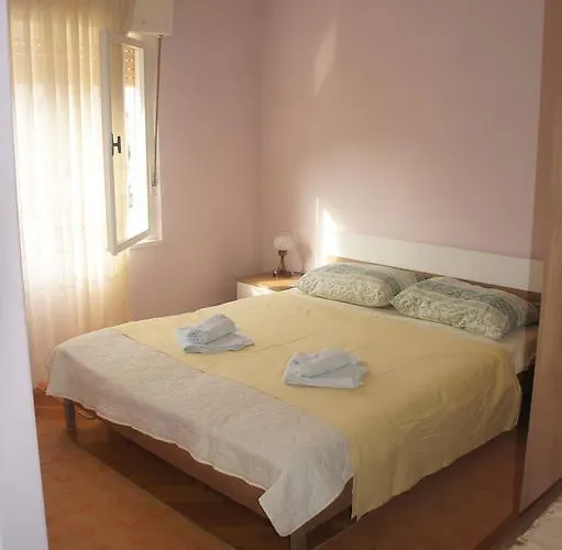 Dijana Apartman *